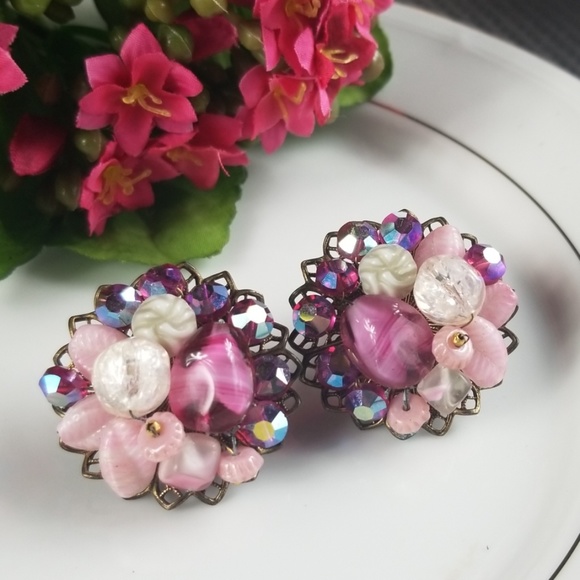 n/a Jewelry - Vintage Acrylic Bead Cluster Clip-On Earring